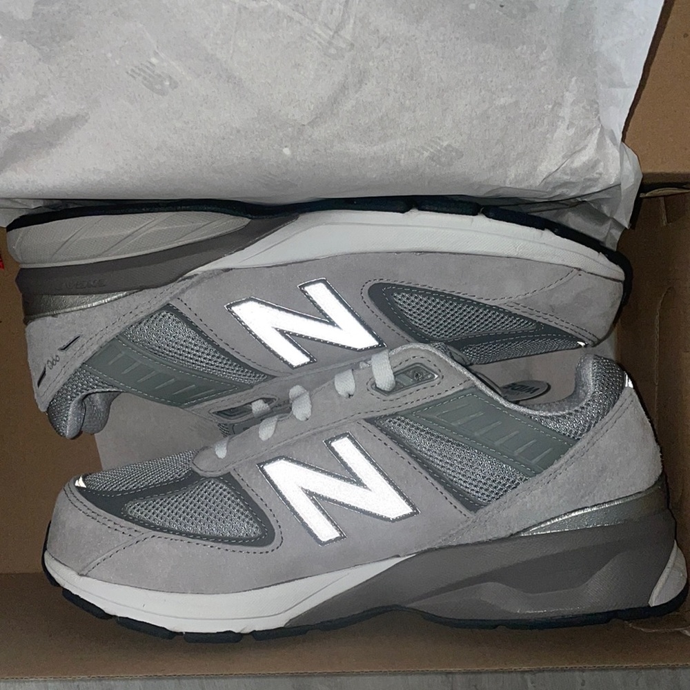 New Balance 990v5